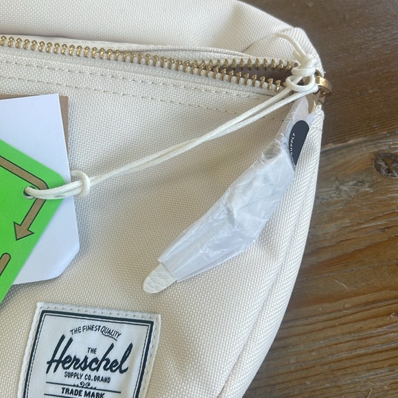 Herschel Fanny Pack - Picture 8 of 9